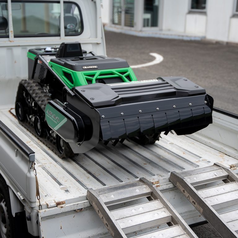 ラジコン草刈機「AIRAVO（アイラボ）」